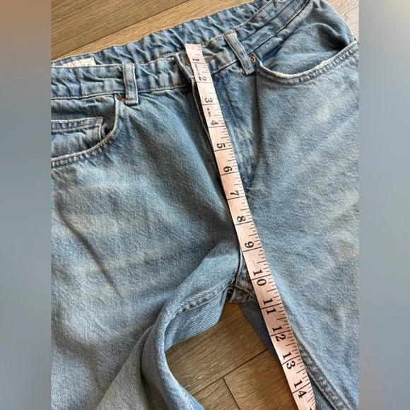 Zara Mid-Rise Straight Jeans - Picture 4 of 9
